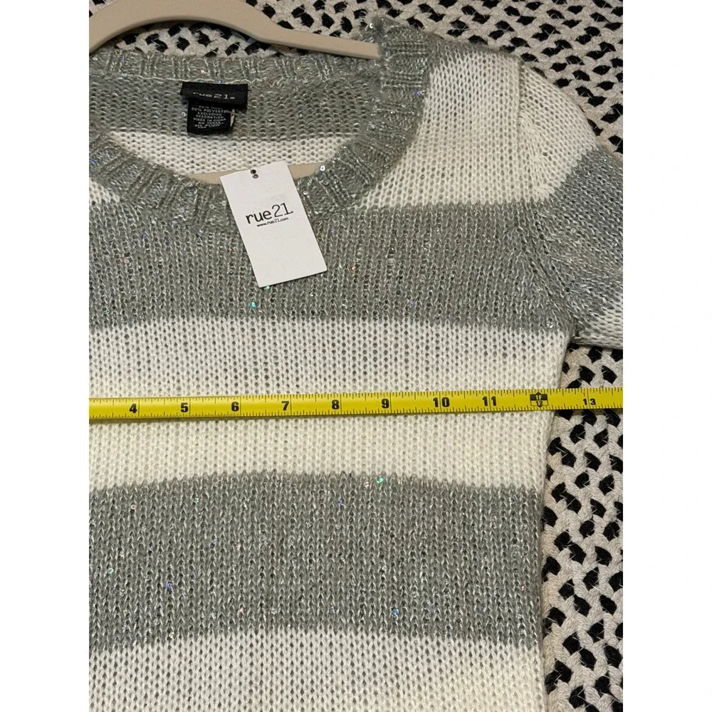 Rue21 Silver White Striped Sequin Knit Long Sleeve Womens Small Sweater Pullover